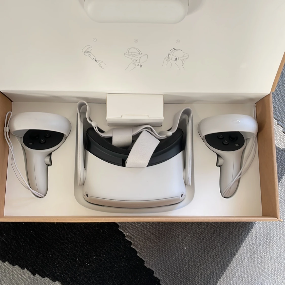 Oculus Quest 2 64 gb abdänd en gång. Finns att hämta i Stockholm - 1