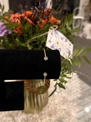 Guld Armband - Helt ny aldrig använd. Rostfritt ståo. Justerbar.