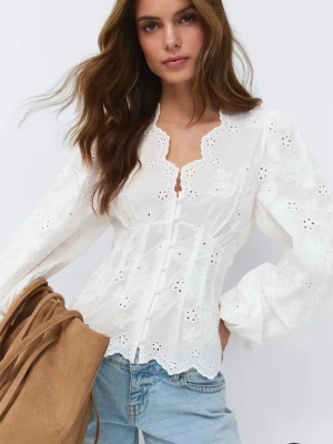 Blus Gina Tricot  - Superfin och populär blus från Gina. Helt ny med prislappen kvar. Slutsåld på hemsidan. Storlek S. Det går bra att använda köp nu💕