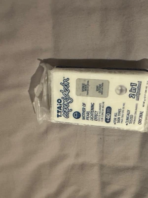 T.TAIO Esponjabon tvålsvamp original - Praktisk 2-i-1 tvålsvamp från T.TAIO i originalutförande. Vit rektangulär svamp med inbyggd tvål som ger en exfolierande och rengörande effekt. Perfekt för alla hudtyper och enkel att använda i duschen.