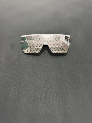 Lv solglasögon  - Kolla in i profilen för fler modeller🔥