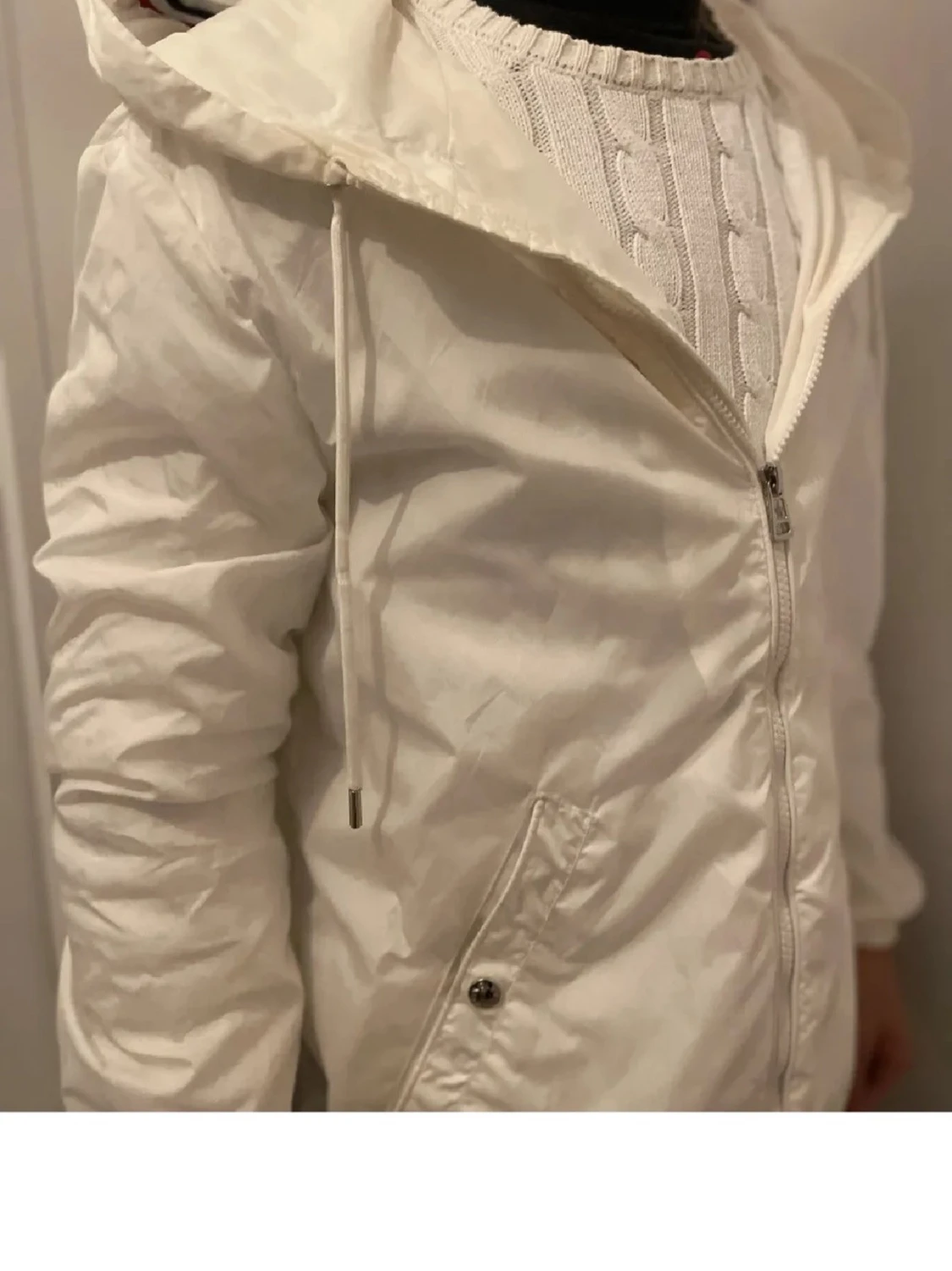 Vit Moncler vindjacka med huva - 1