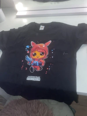 Laserdome tröja - Här är en laserdome tröja aldrig använd lite skrynklig men kan fick det om det behövs säljer för ca 30kr