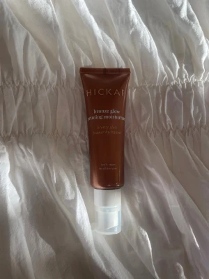 Hickap glow primer - Fick denna i julkalendern men är tyvärr för mörk för mig. Oanvänd