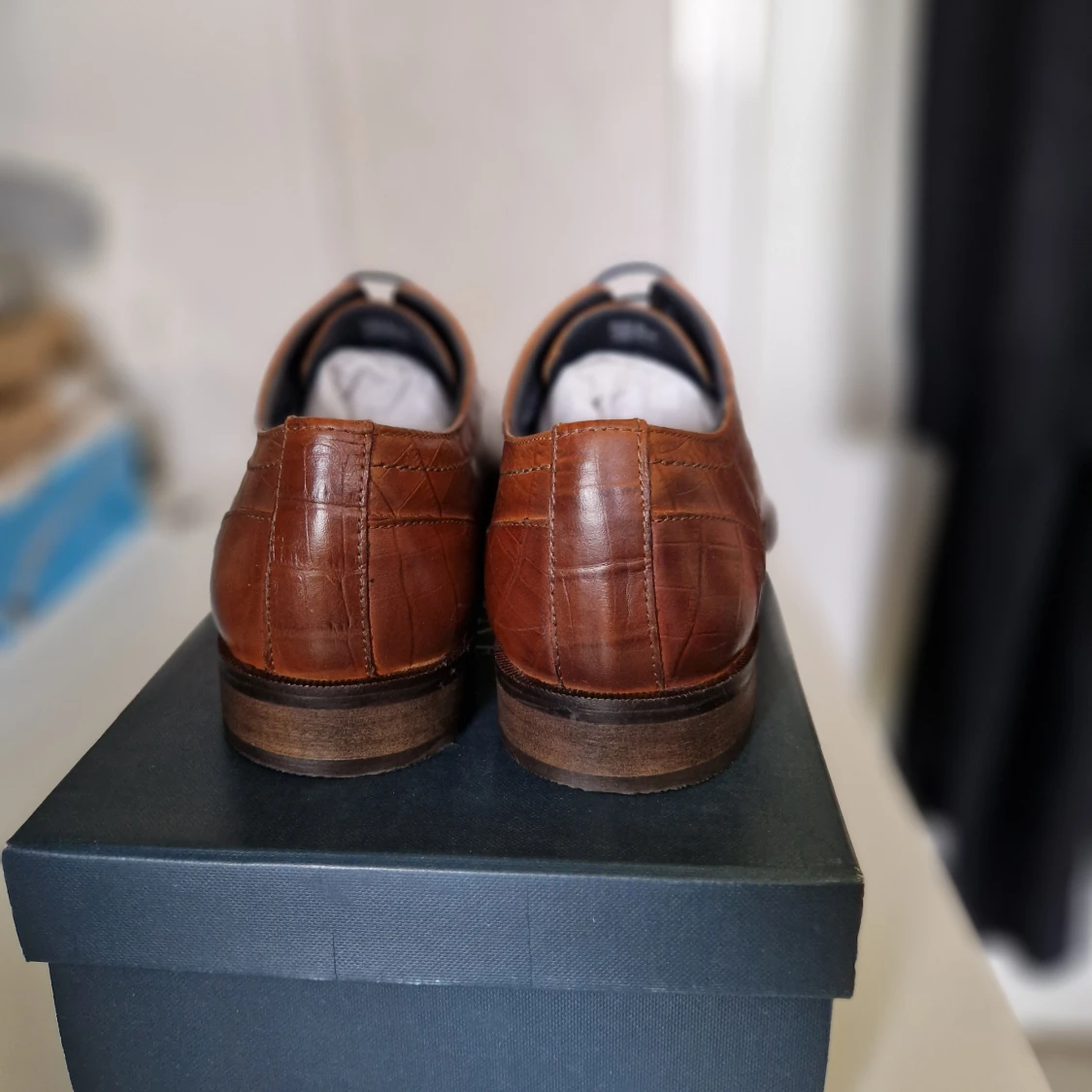 Oanvända Skinnskor Storlek 44 - 2