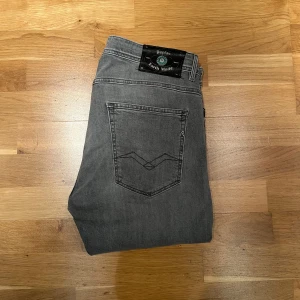 Reaplay jeans  - Säljer mina reaplay jeans då de inte används tillräckligt mycket. Skicket är som nya. Priset kan diskuteras👍