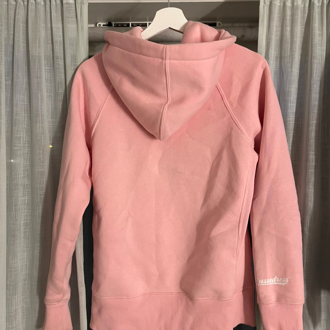 Rosa russemerch tröja - 1