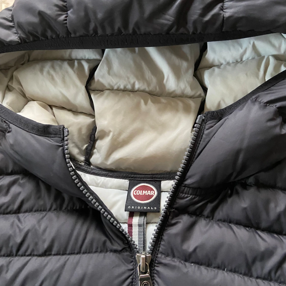 Svart pufferjacka från Colmar - 2