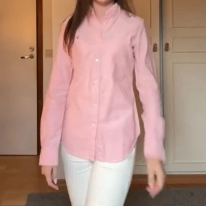 Rosa skjorta från Ralph Lauren - Super fin slim fit vintage skjorta från Ralph Laurent! Endast använd en gång!