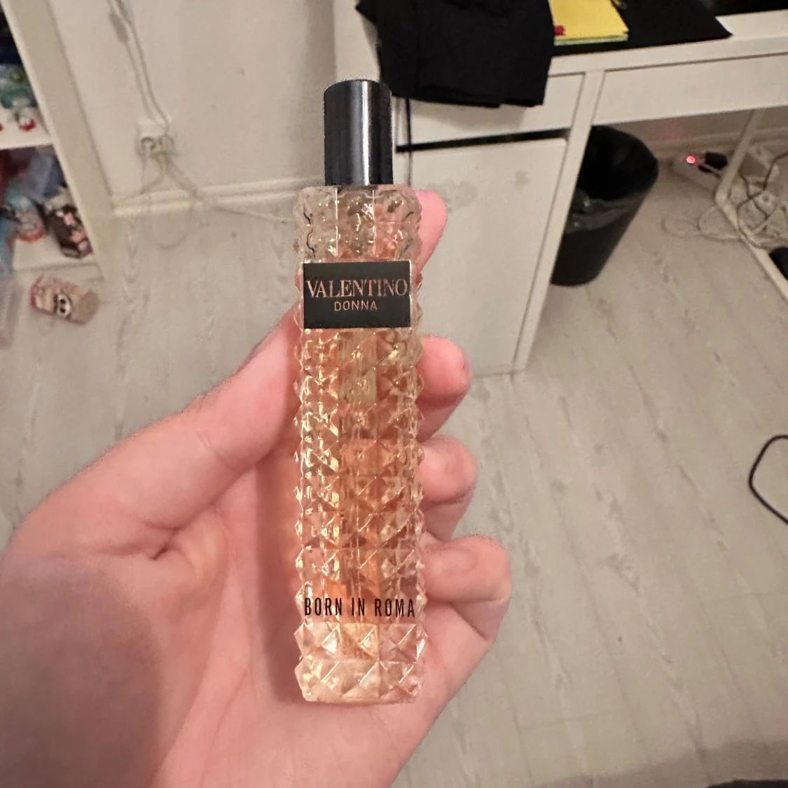 Valentino Donna & Solinotes Freesia - 2