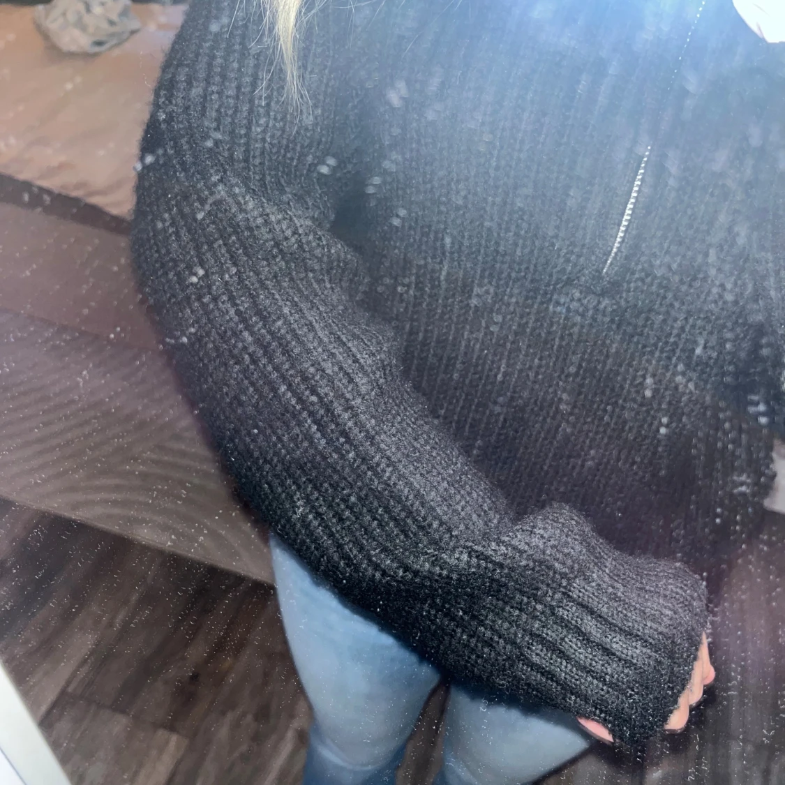 Svart stickad tröja med half zip - 1