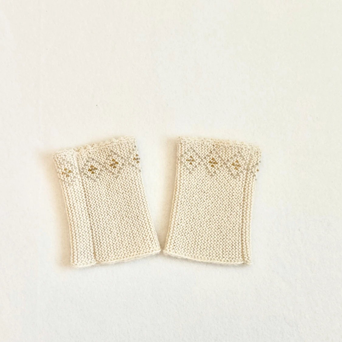 Handmade Knitted 100% Wool Wrist Warmers/Hand Warmers/Fingerless Gloves - 2