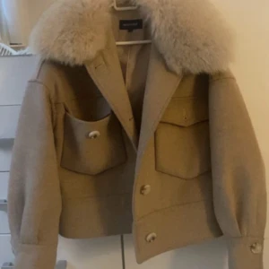 Meotine - Använd några gånger den är som ny. Inga defekter på den. ( sänker priser vid snabb affär)