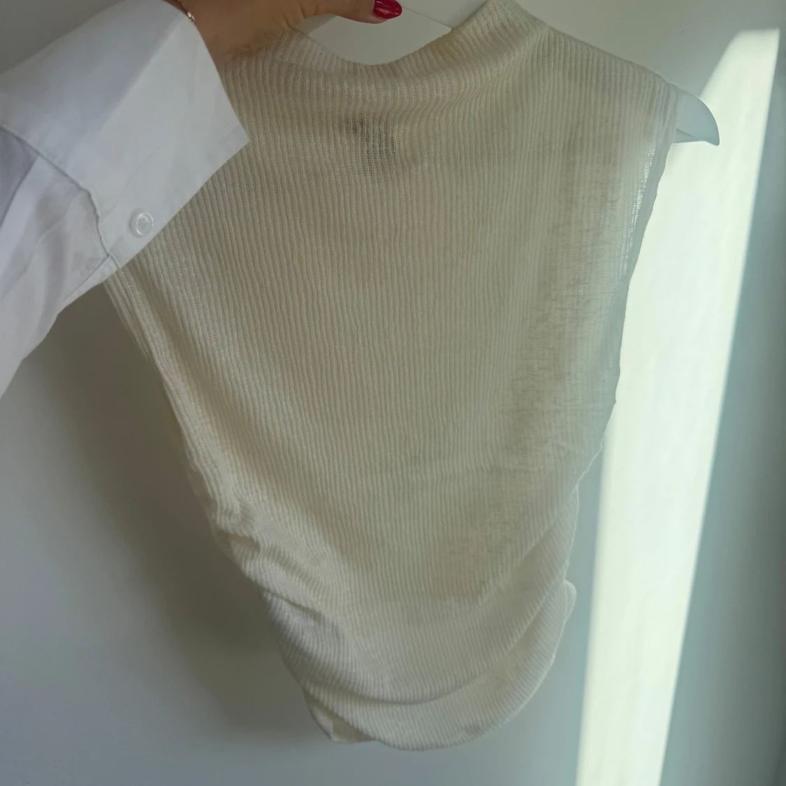 Vit ribbad polotopp från Nelly XS - 1