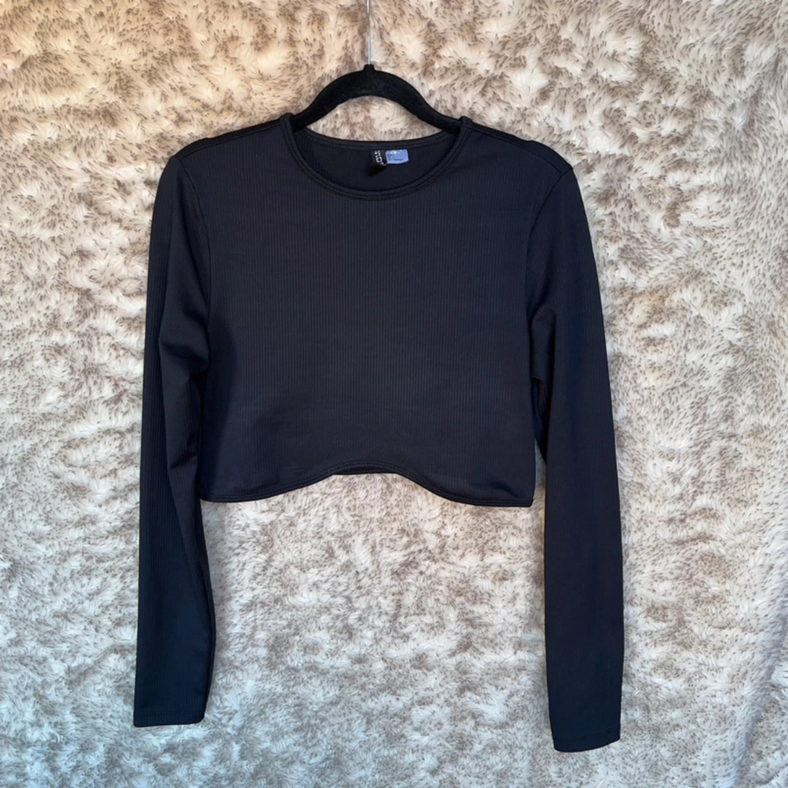 Svart croppad långärmad topp H&M