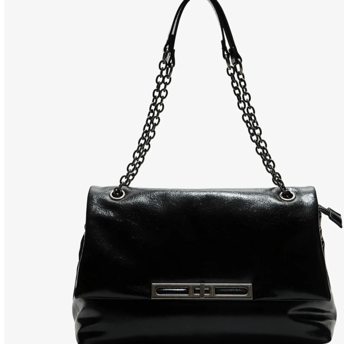 Svart axelväska med kedja