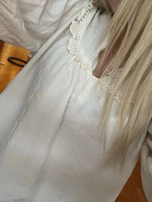 Blus Zara - Jättesöt blus ifrån Zara med fina detlajer storlek xs