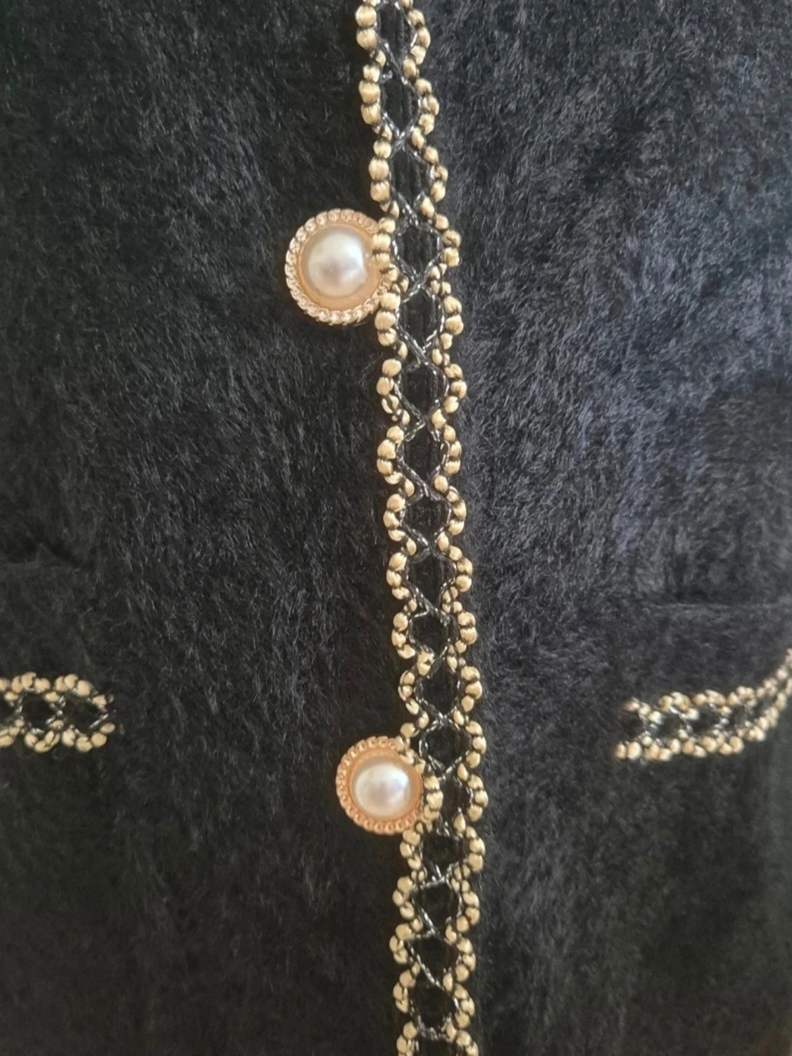 Mycket elegant svart kofta med pärlknappar - 3