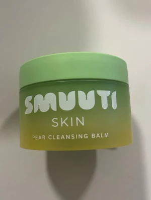 Smuuti cleansing balm  - Cleanser från smuuti i päron, som ny  - jag beställde fel🌸 köpt för 229kr nyligen 