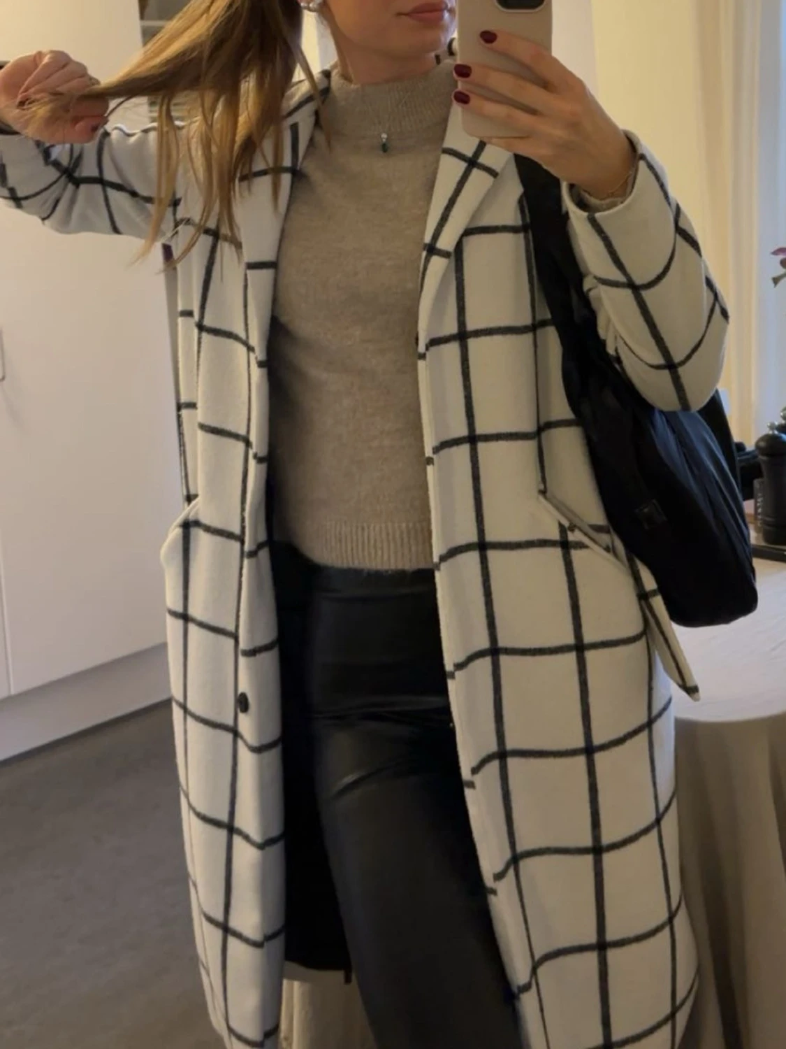 Vit rutig kappa med knappar - 1