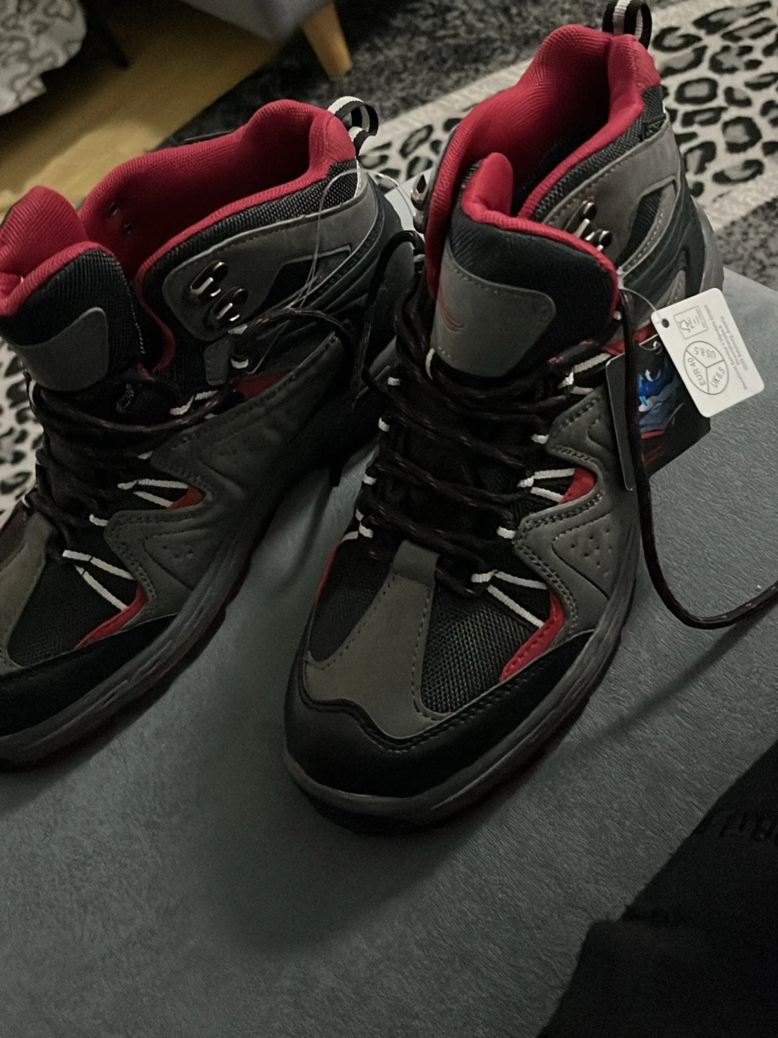 Svarta och röda boots med grov sula - 1