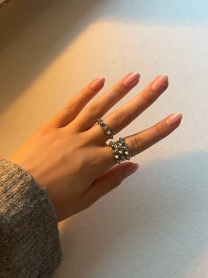 Silver ringar från Edblad  -  Den stora 220 är till salu efter som den lilla var blivit såld med Det går att sänka priset. Eller byta ut till guld 