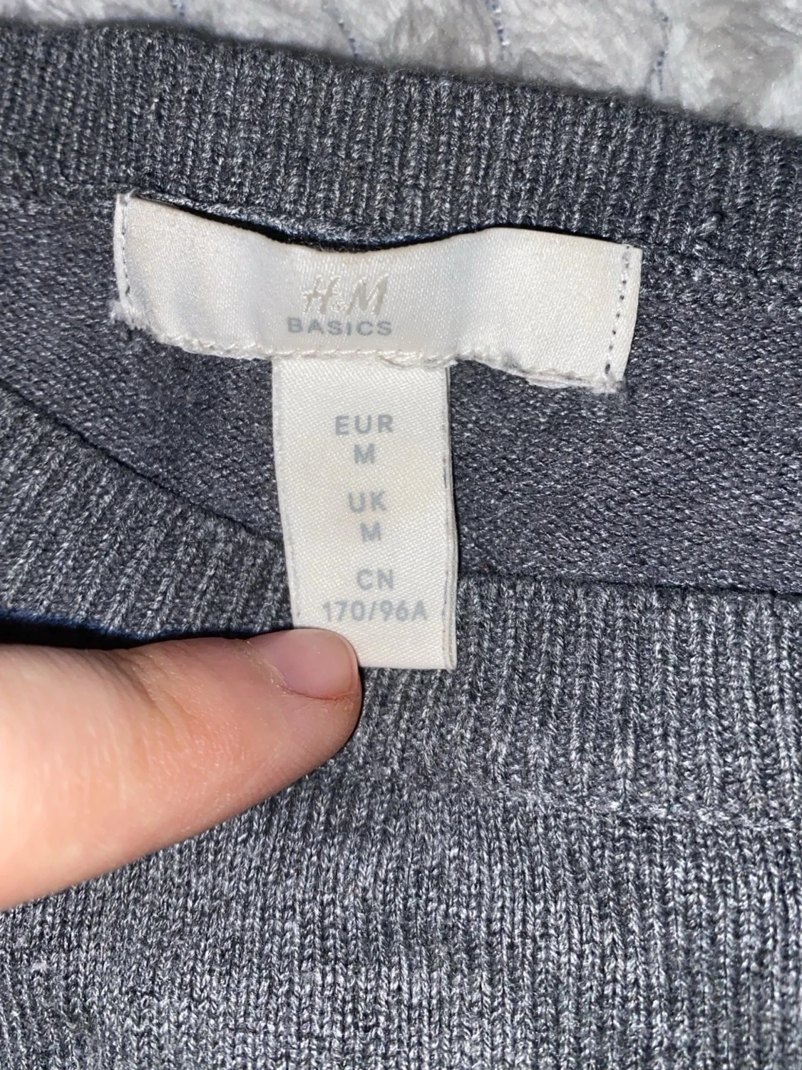 Grå stickad tröja från H&M Basics - 1