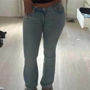 Low waist jeans - Weekday, aldrig använda 