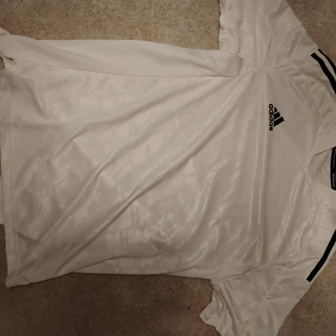 Vit Adidas Primeblue t-shirt M