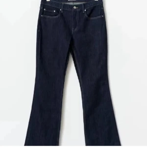 Mörkblå bootcut jeans - Använd 2 ggr