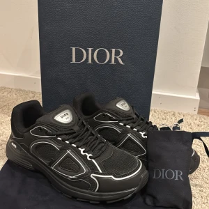 B30 skor - Snyyga b30 skor i storlek 42