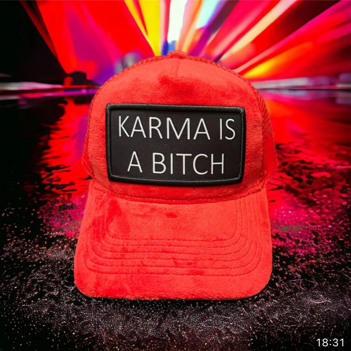 Röd keps med textpatch - 3