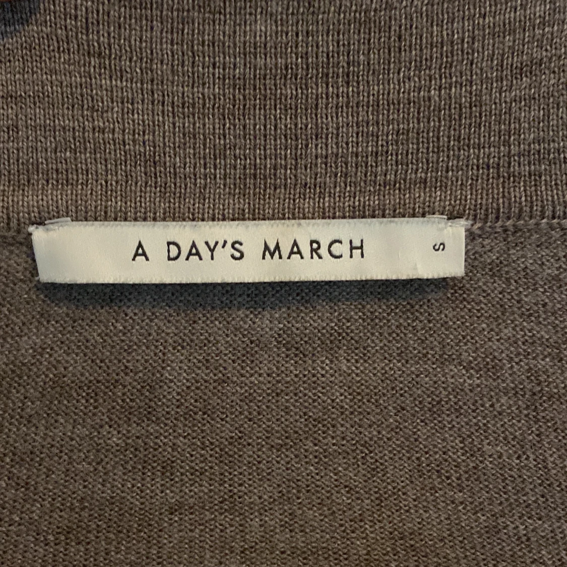 A Day's March stickad tröja - 1
