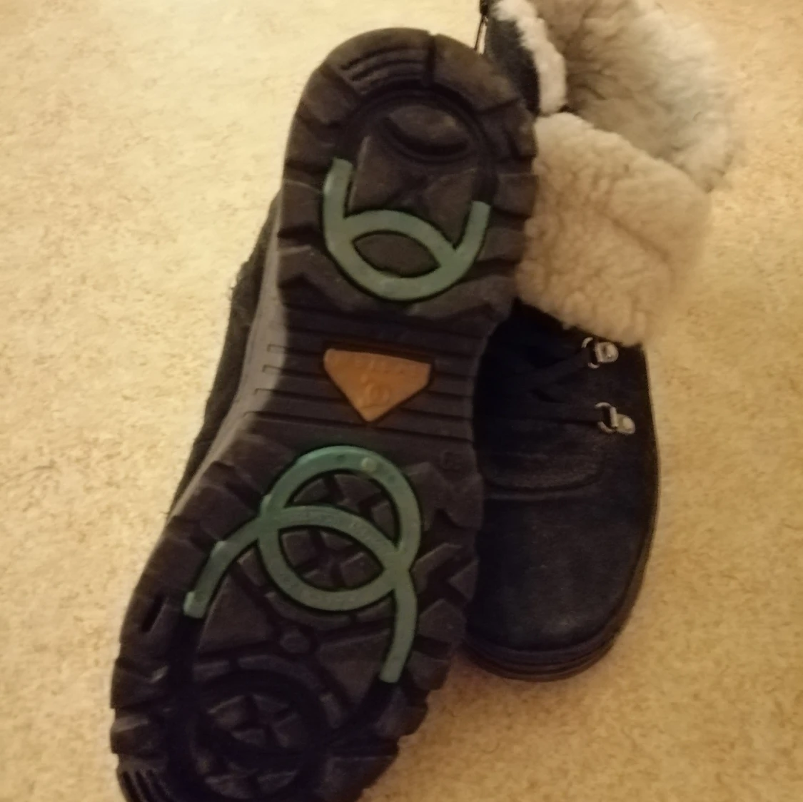 Svarta vinterkängor med fårskinn - 3