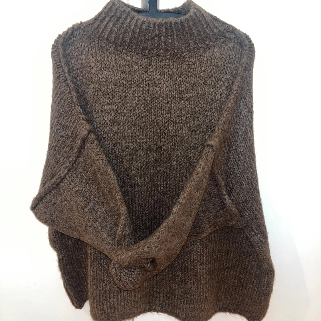 Brun oversized stickad tröja