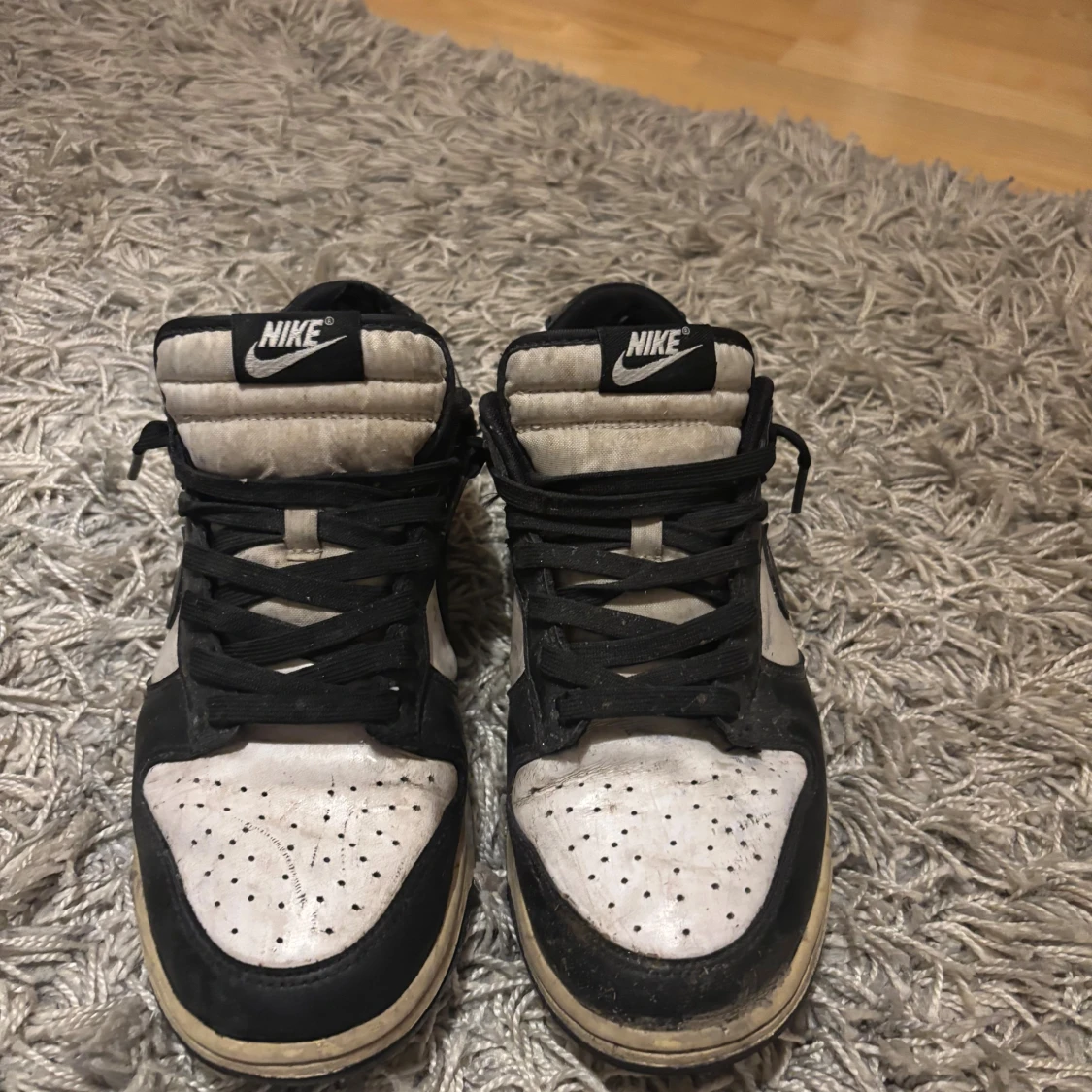 Nike Dunk Low svart/vit sneakers 43 - 1