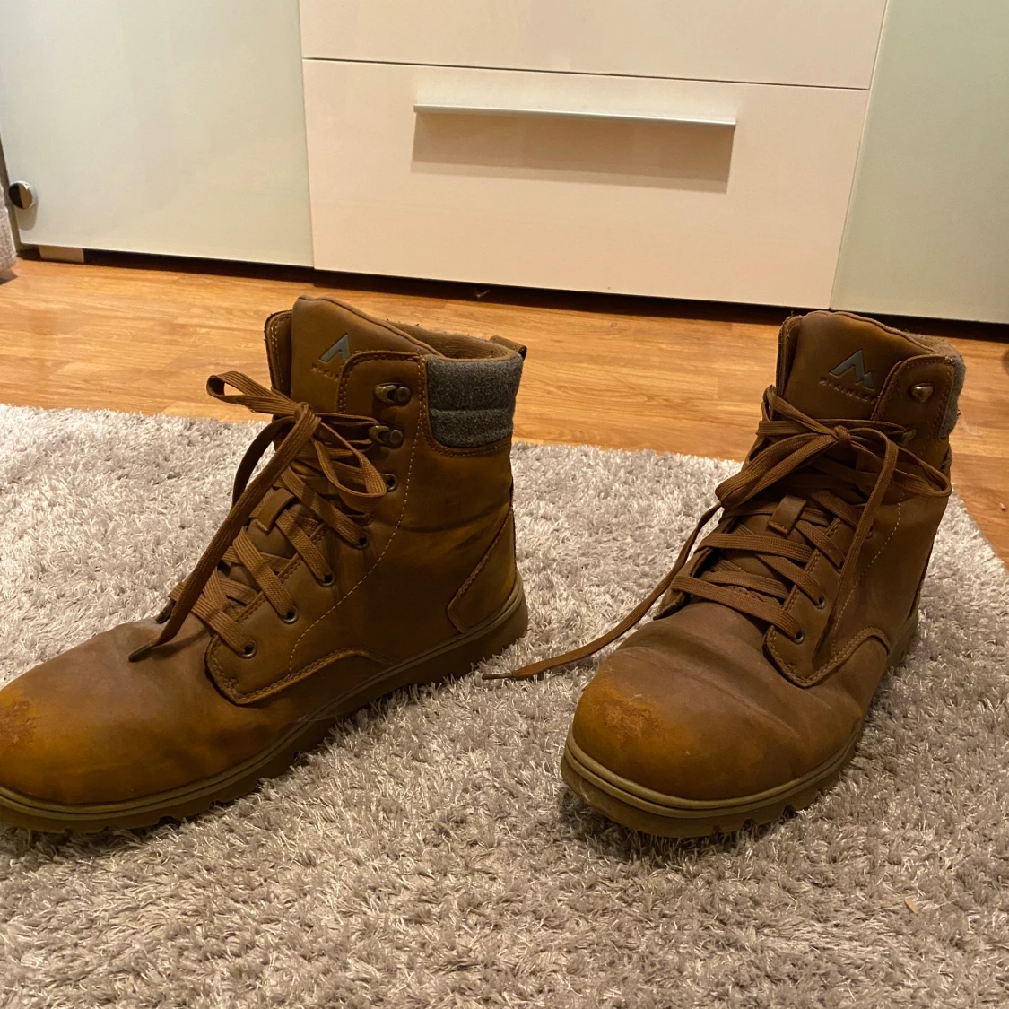 Bruna boots från McKinley - 1