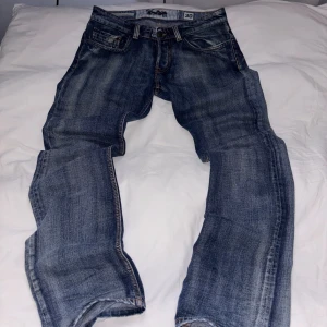 Faded Vintage 55 Jeans - Otroliga vintage jeans med sjuka fades och wash!! Ett av mina mest värdefulla plagg, skriv privat för fler bilder eller frågor‼️ STORLEK W30 ( kan skicka mått bara att skriva )🙌
