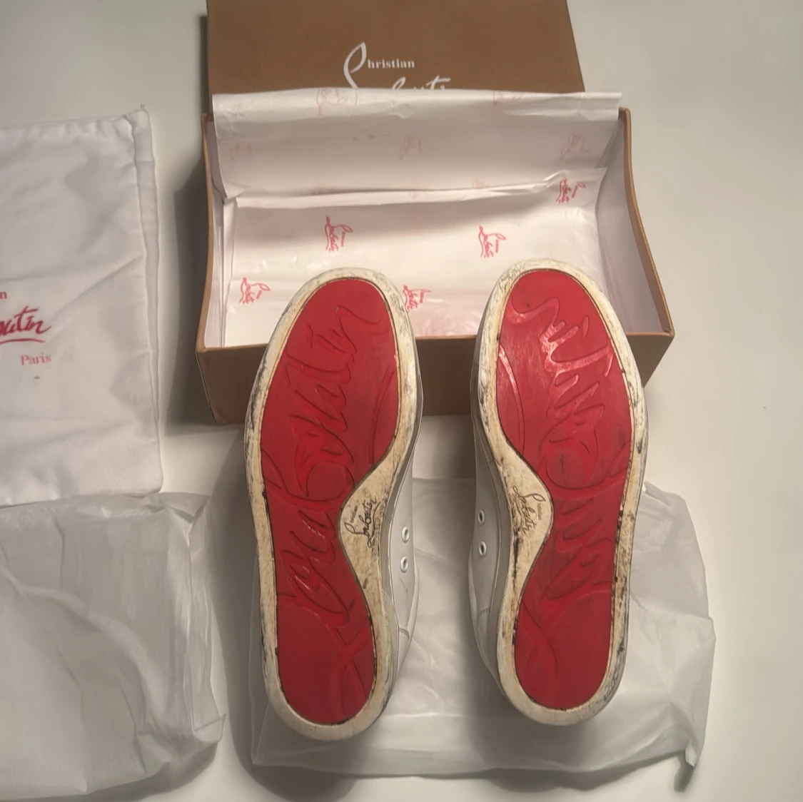 Vita sneakers från Christian Louboutin - 2