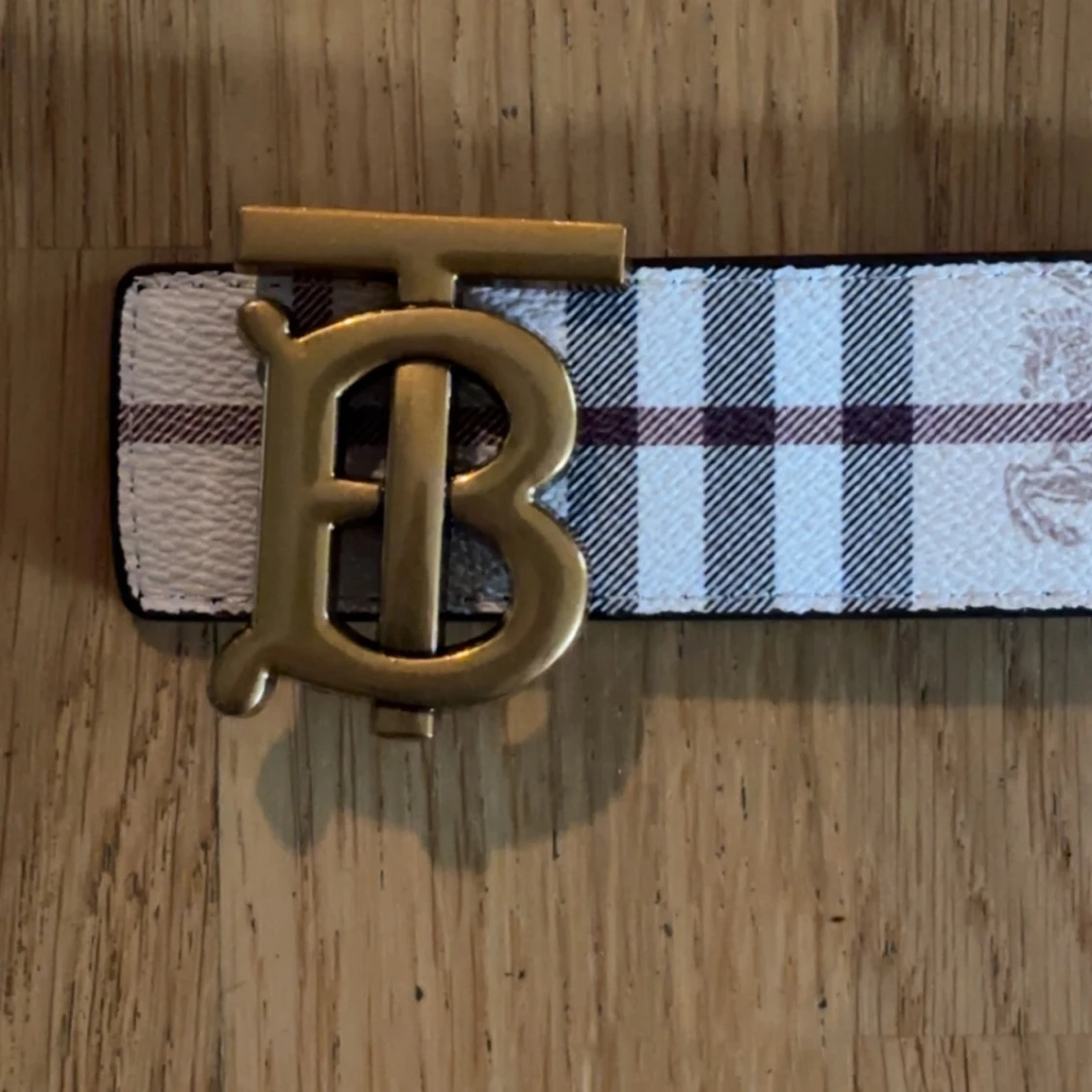 Rutig Burberry bälte med guldspänne - 1