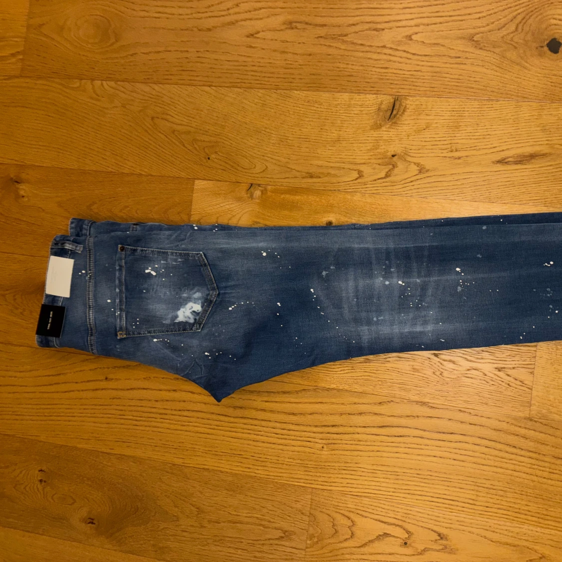 Helt nya! Dsquared2 blå jeans med slitningar - 1