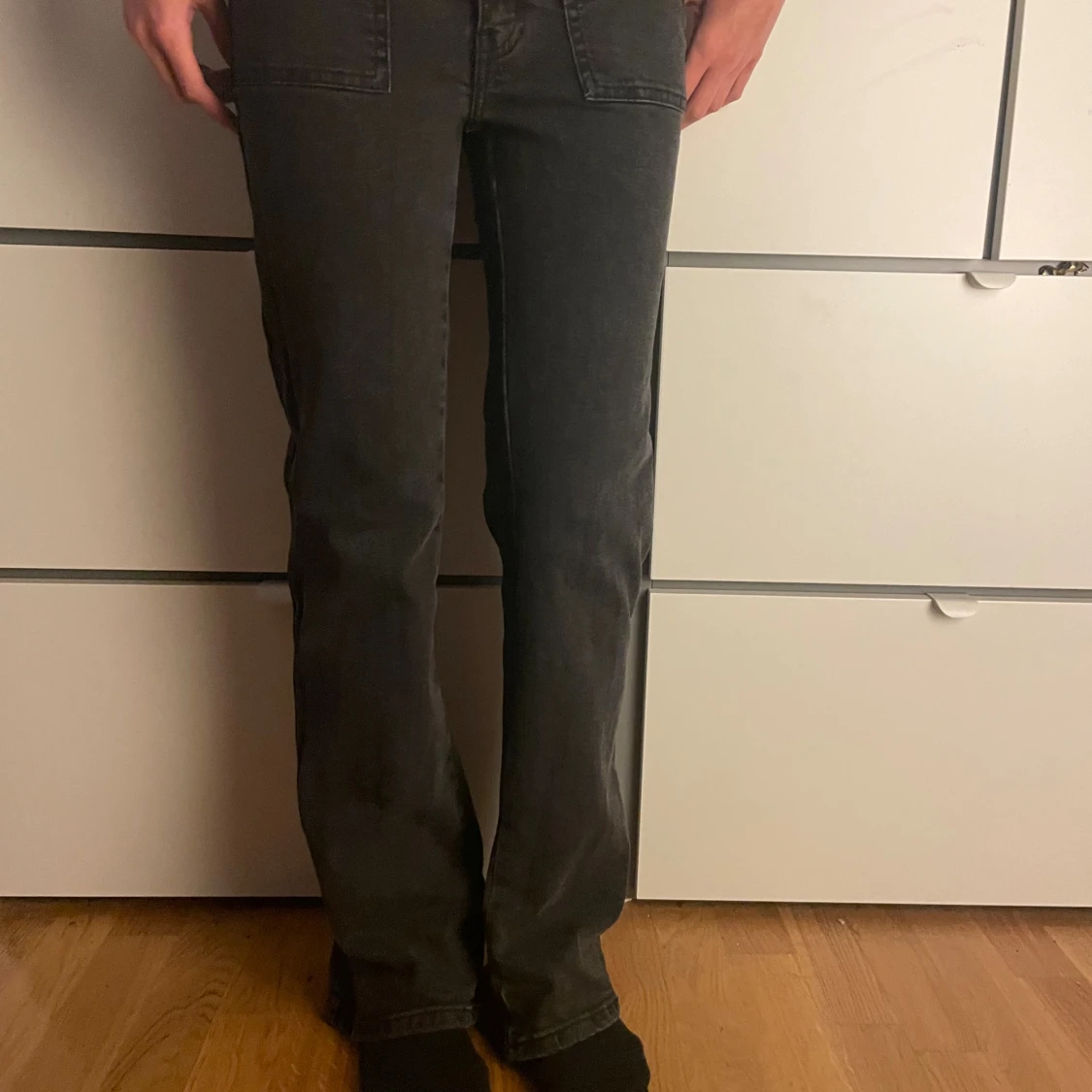 Svarta bootcut jeans med låg midja - 2