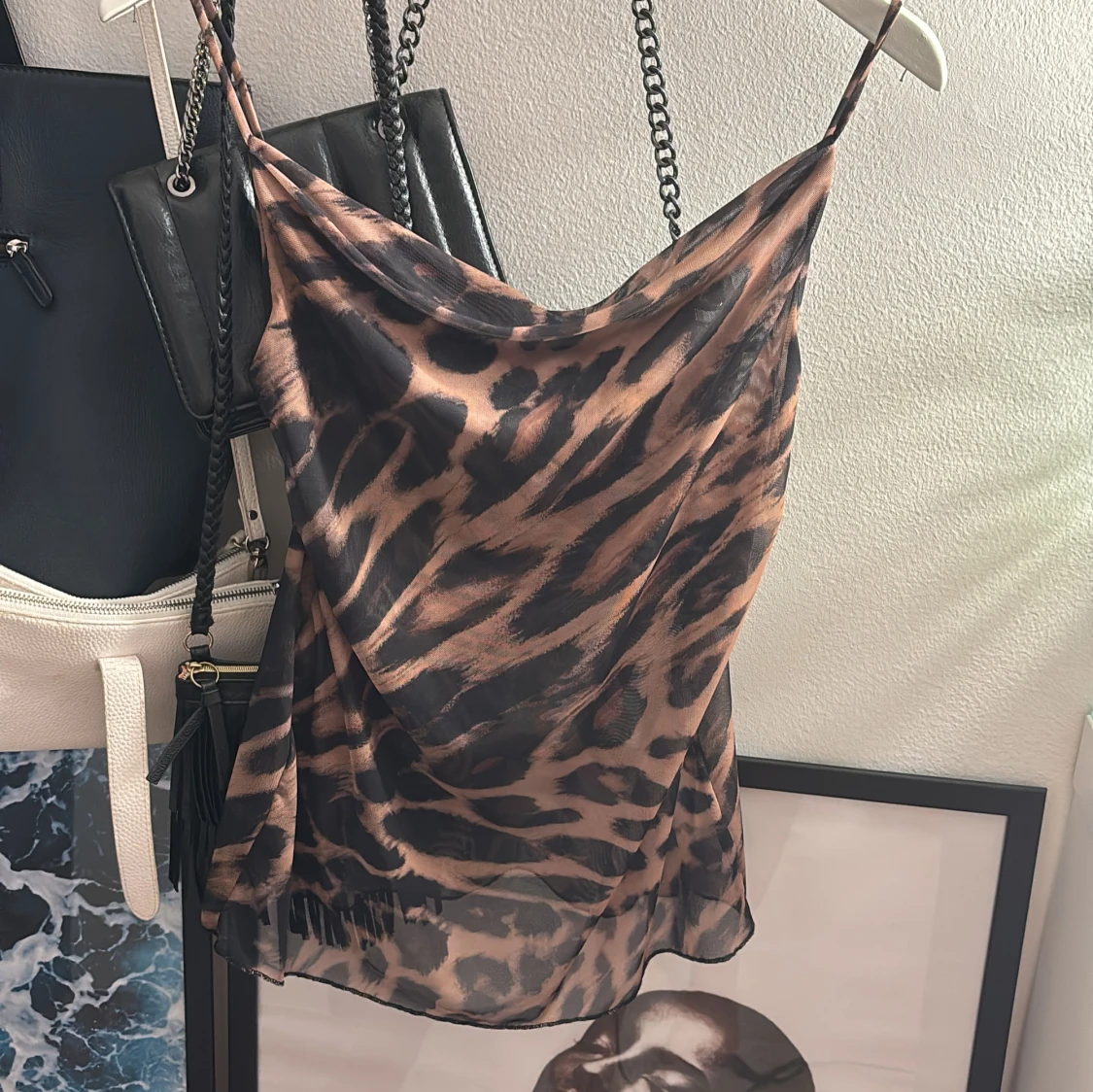 Leopardmönstrad linnetopp med drapering