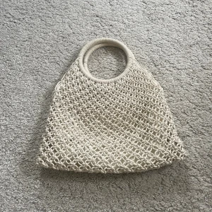 Crémevit strandväska - Så söt!