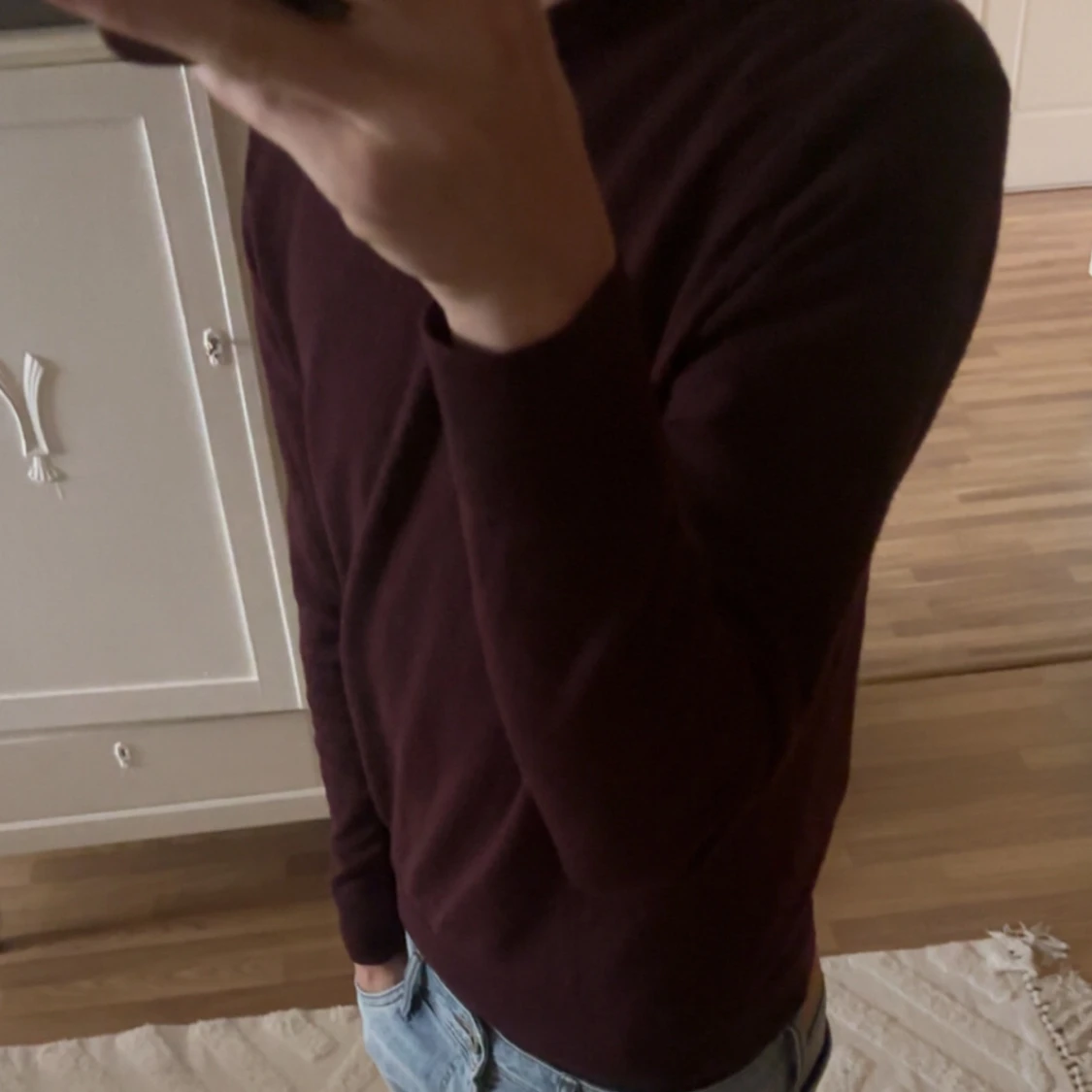 Mörkröd långärmad tröja