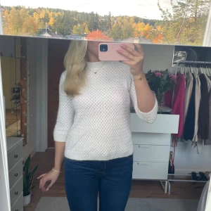 Trekvartsärmad mohir tröja  - Jätteskön och snygg stickad tröja med Trekvartsärm och i mohir ull 