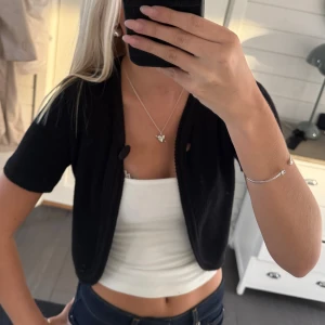 Svart bolero😇😇💕 - Asså älskar!!! Som ny💛☺️☺️