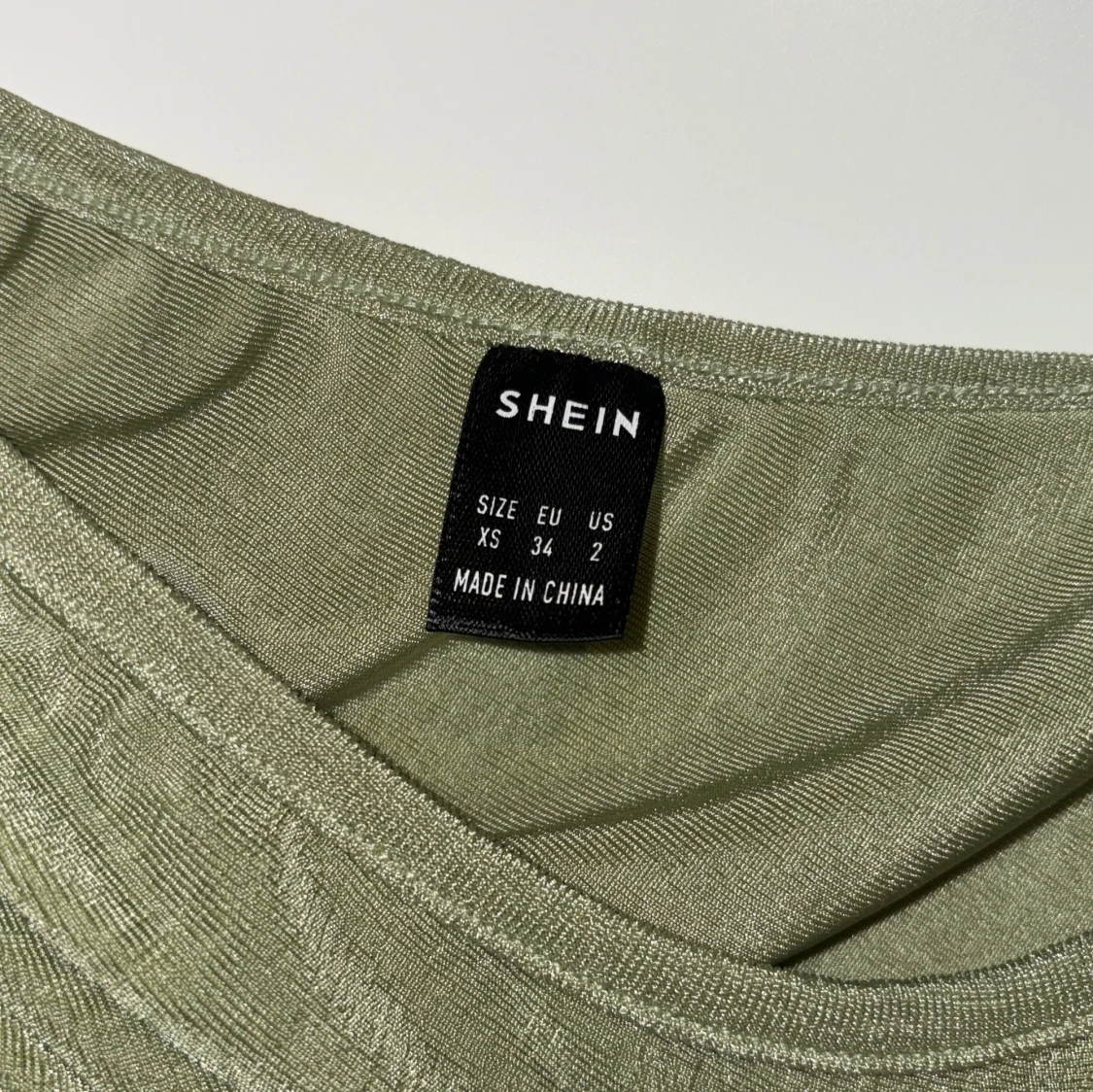 Grön asymmetrisk oneshoulder topp från SHEIN - 1