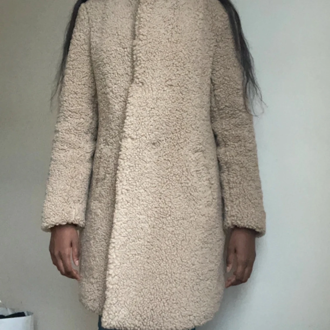 Beige teddyjacka i lång modell