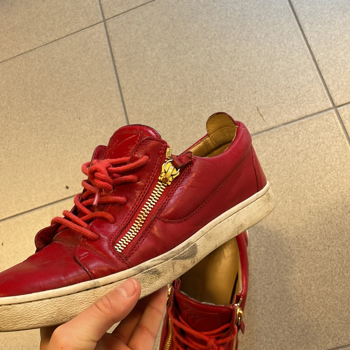 Röda sneakers från Giuseppe Zanotti - 1